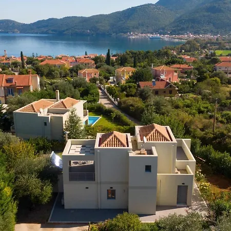 Roses By 빌라 카라보밀로스