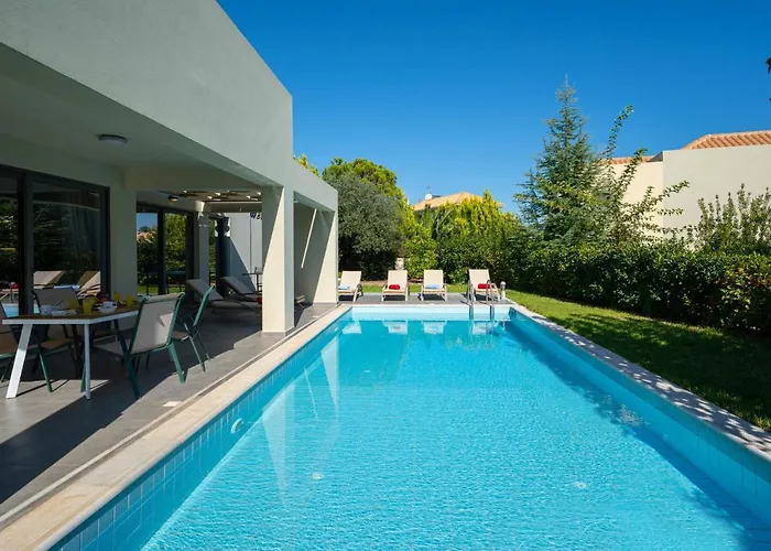 Roses By * Karavomylos